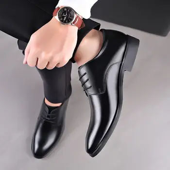 Мужская модельная обувь Формальный мужчина из кожи Оригинальная мужская социальная Элегантная Итальянская Оригинальная повседневная Дизайнерская роскошная деловая Мужская обувь